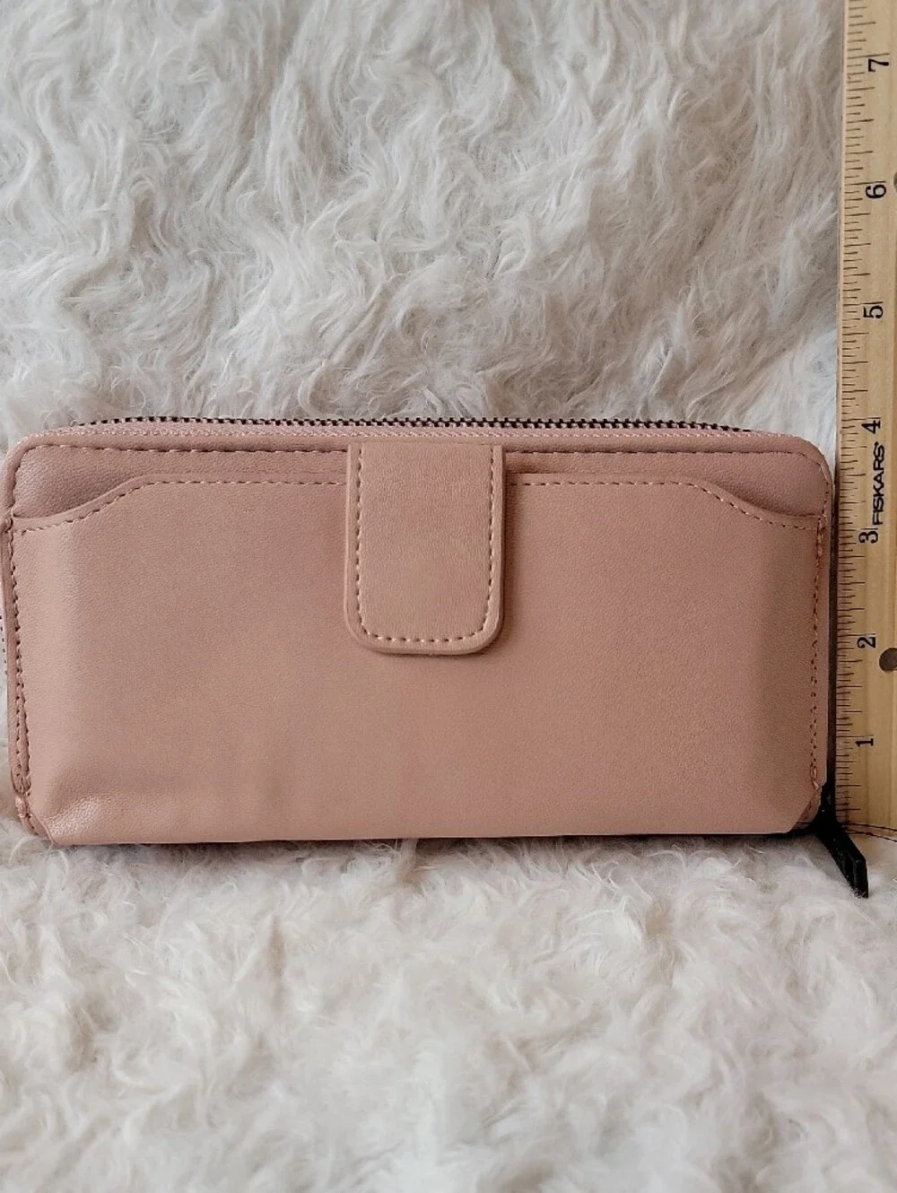 NWT Quilted Badgley Mischka Blush Wristlet w/ Separate Phone Compartment